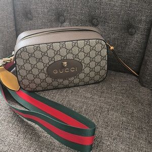 Gucci Vintage Supreme Messenger Bag